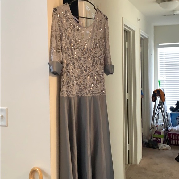 Dresses & Skirts - Mother of bride/groom dress